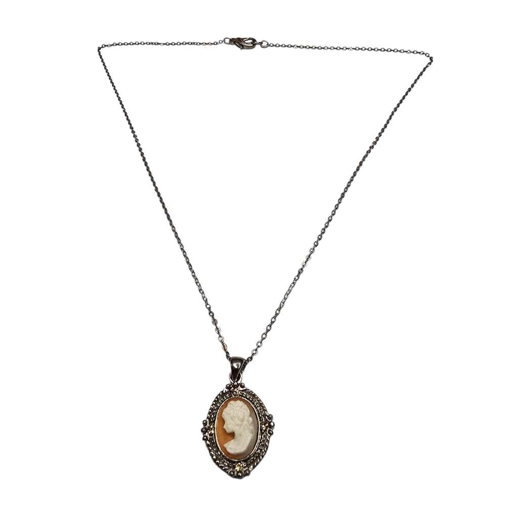 Vintage Cameo Pendant Silver Tone Necklace